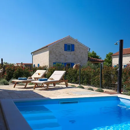 Papa's Court V With Pool Vila Pašman