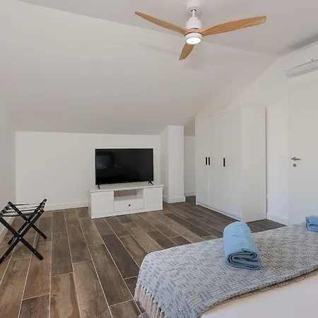 Papa's Court V With Pool *