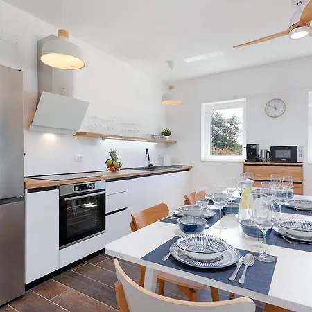 Papa's Court V With Pool *